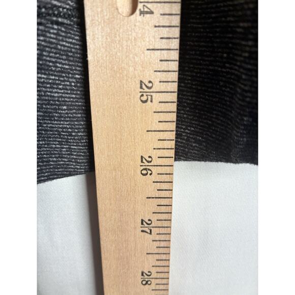 Lululemon Jacket Womens 8 Black Full Zip Rebel Runner Quilted Thumbholes LW4E34S - Picture 6 of 10